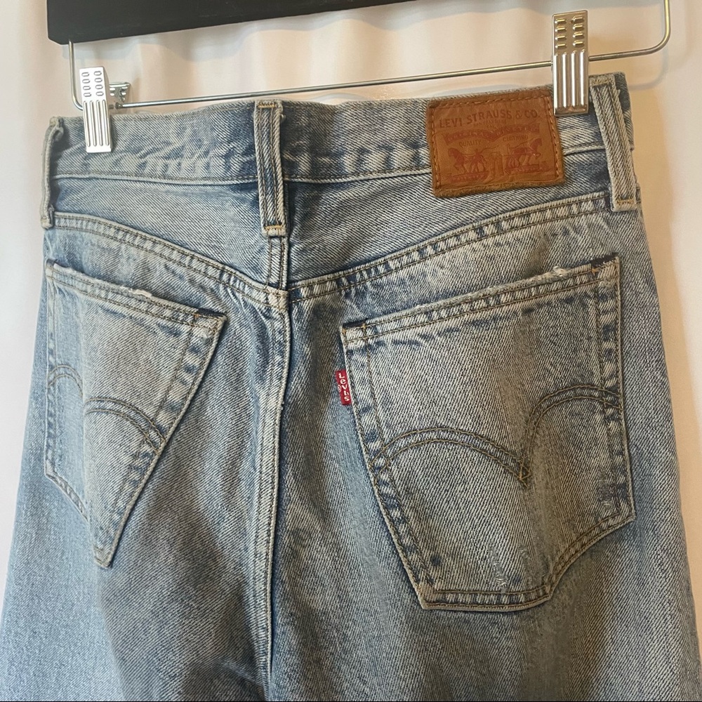 Levi size 27 boyfriend jeans